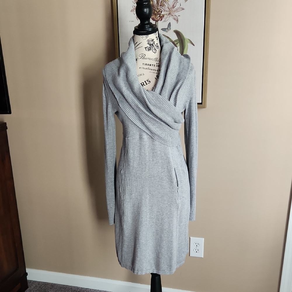 Athleta Light Gray Long Sleeve Dress